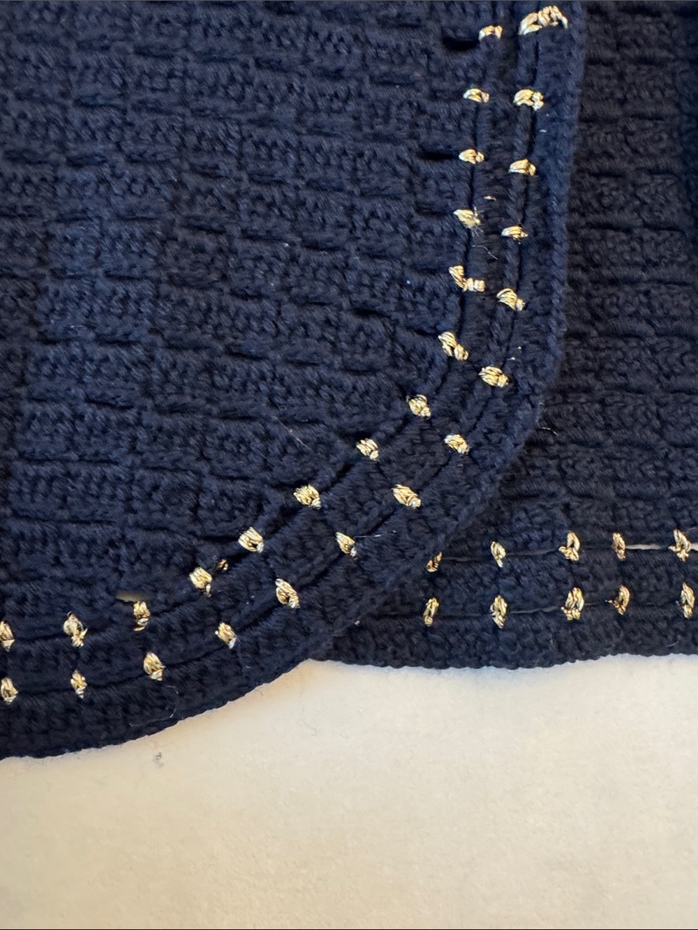 EUC! Lyell Elizabeth Street Navy Crocheted Knit Vest with Gold Accent, sz M - Picture 5 of 10
